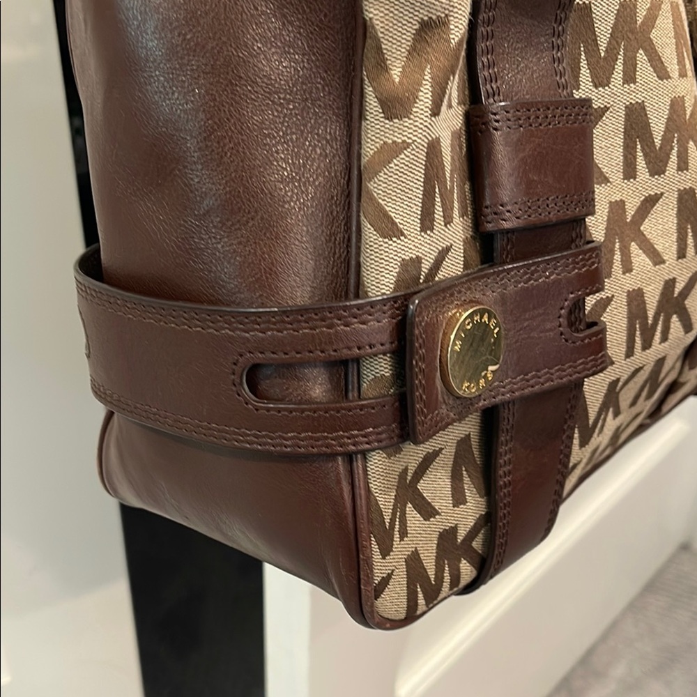 Michael Kors Brown Monogram Bag - Picture 7 of 11